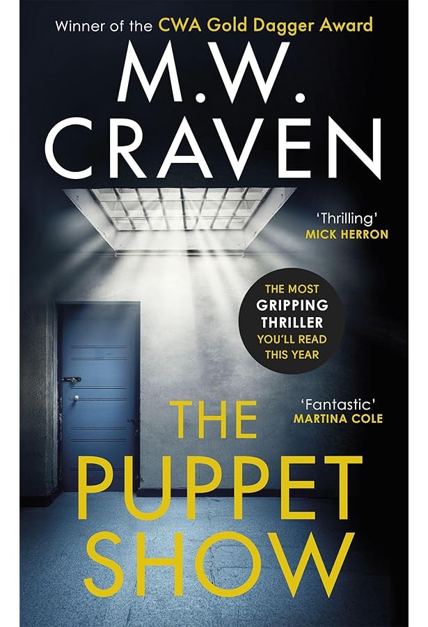 Amazon.com: The Curator (Washington Poe): 9781472131942: Craven