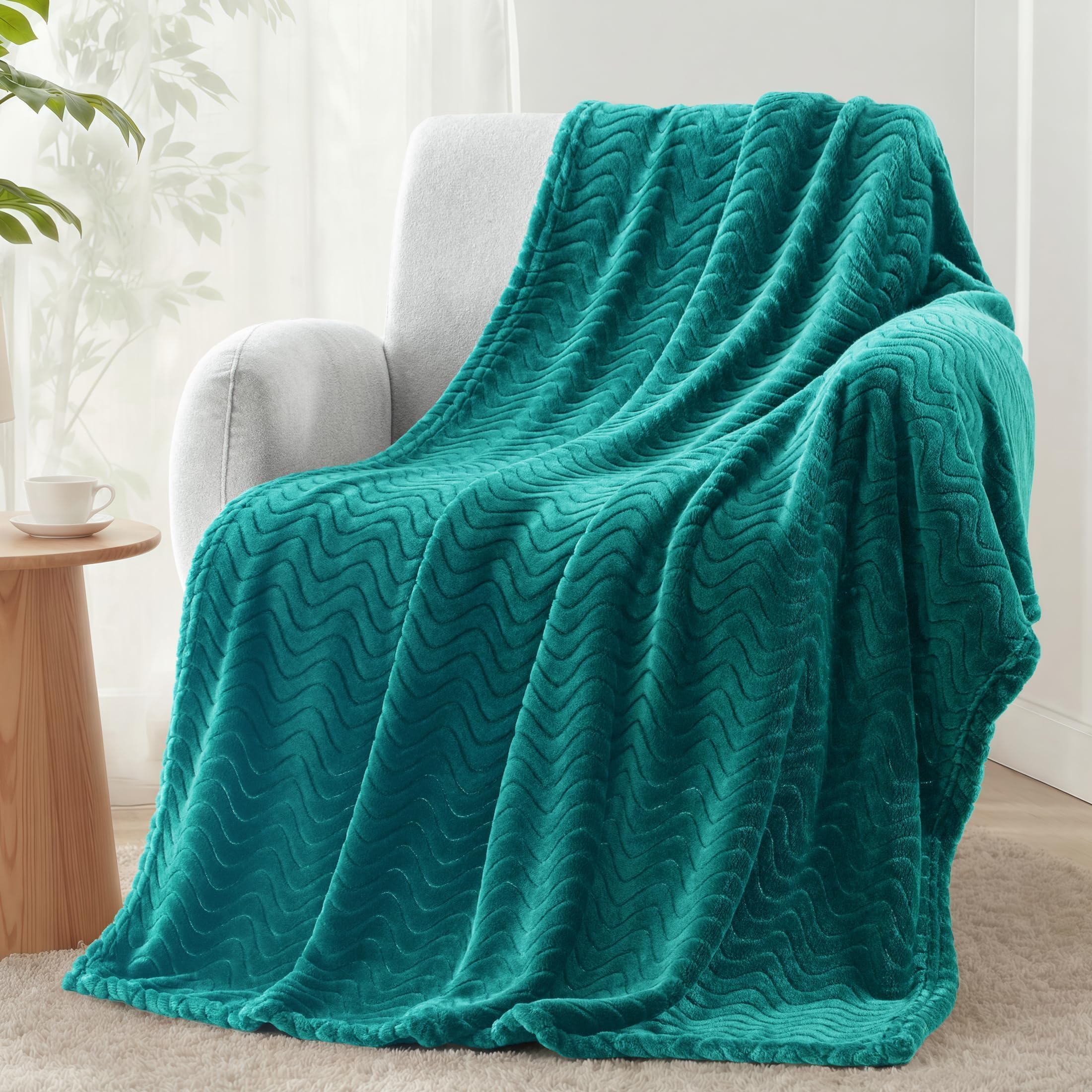 Exclusivo Mezcla Fleece Throw Blanket for Sofa, 127x178 CM Cozy Lightweight Blankets for All Season, Decorative Giftable Fuzzy Plush Wave Textured Throws for Women, Men, Teal
