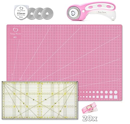 Honey's Heaven Rollschneider Stoffschneider Set (pink) inkl. Schneidematte, Ersatzklinge, Stoffklammer, Patchwork-Lineal