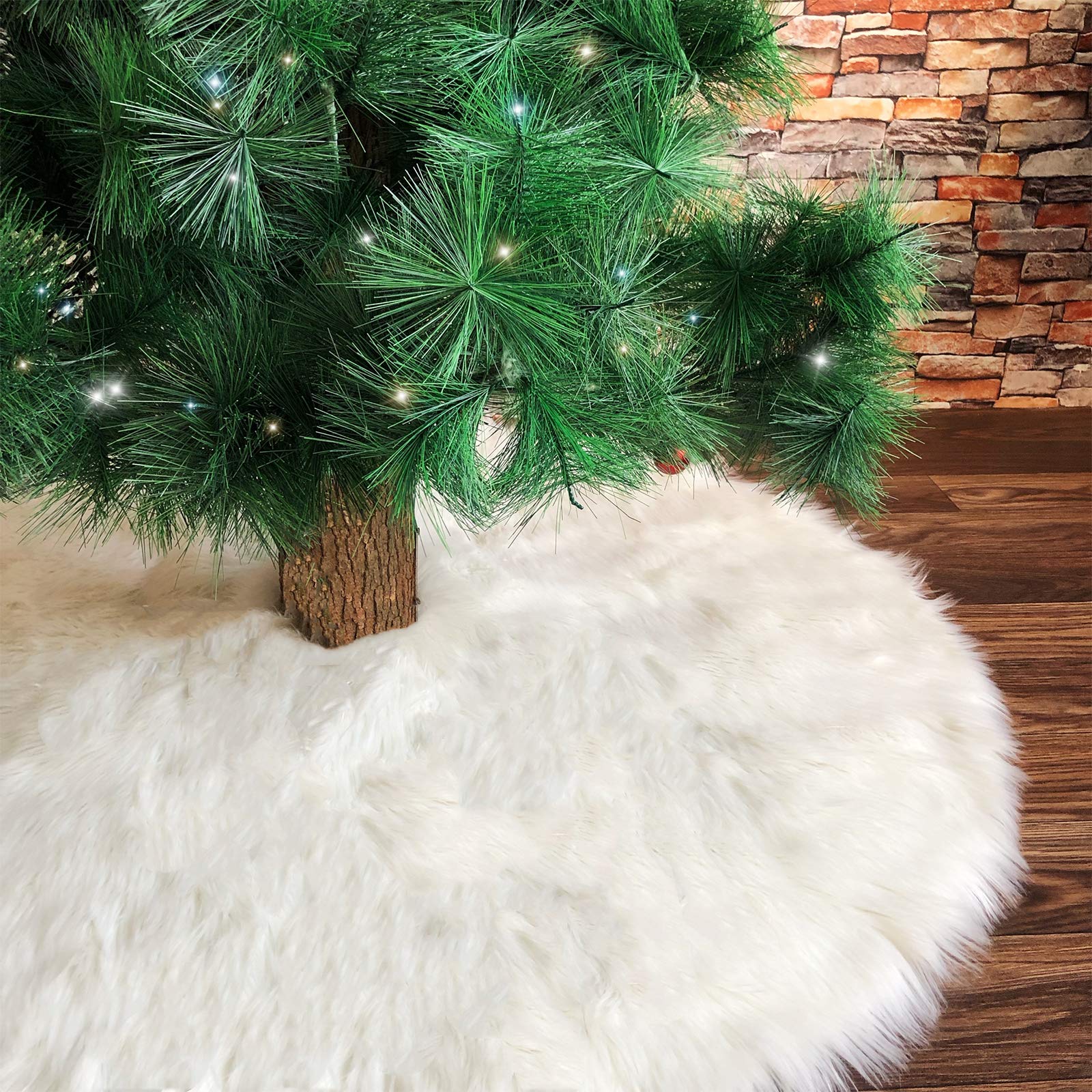 Deggodech Luxury Faux Fur Christmas Tree Skirt Large 78cm White Xmas Tree Skirt Soft Christmas Tree Base Cover Decorations New Year Party Supply (White, 78cm/30inch)