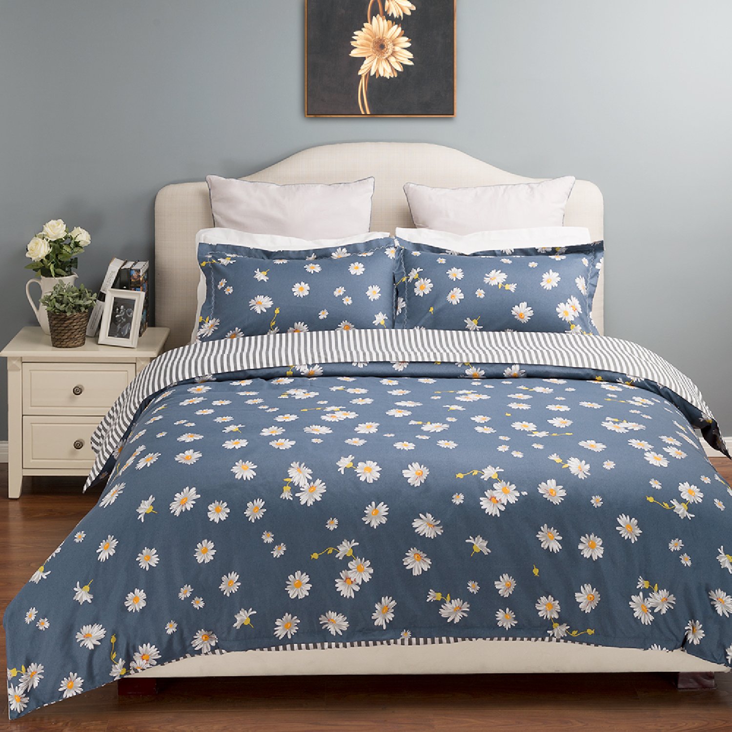 Duvet Cover Set with Zipper Closure-Navy Daisy Pattern Reversible Design,King(104\