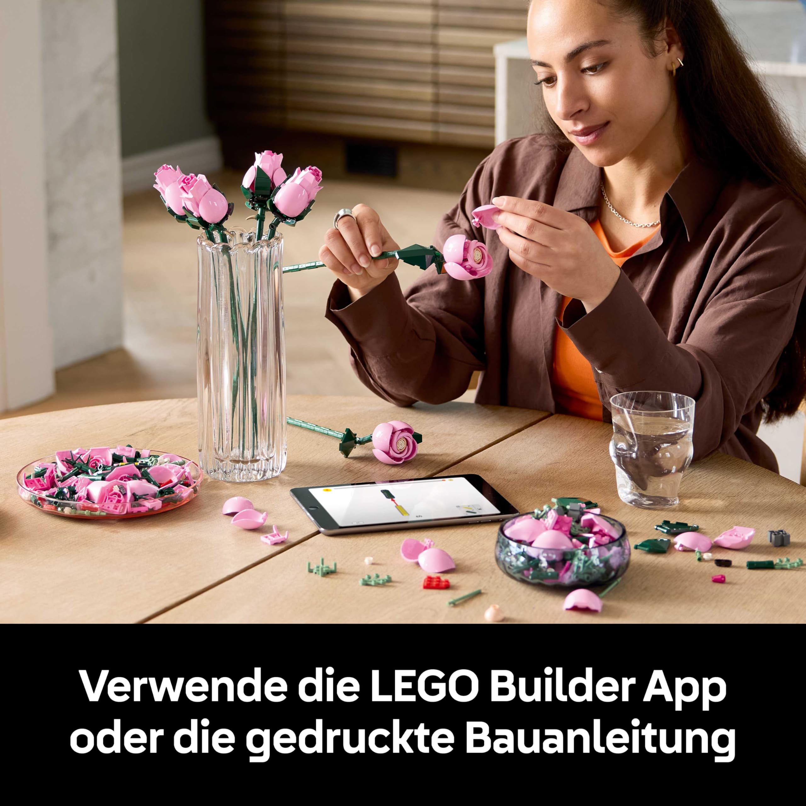 LEGO Botanicals Rosa Rosenstrauß - Set mit Kunstblumen für Erwachsene - 12 künstliche Rosen & 4 Zweige Schleierkraut als DIY Deko - Geschenkidee für Frauen - 10374 7