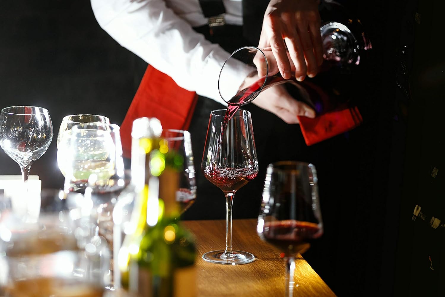 Мастер класс по дегустации вина. Сомелье дегустация. Купажирование вина. Винный вечер дегустации. Винная дегустация сомелье.