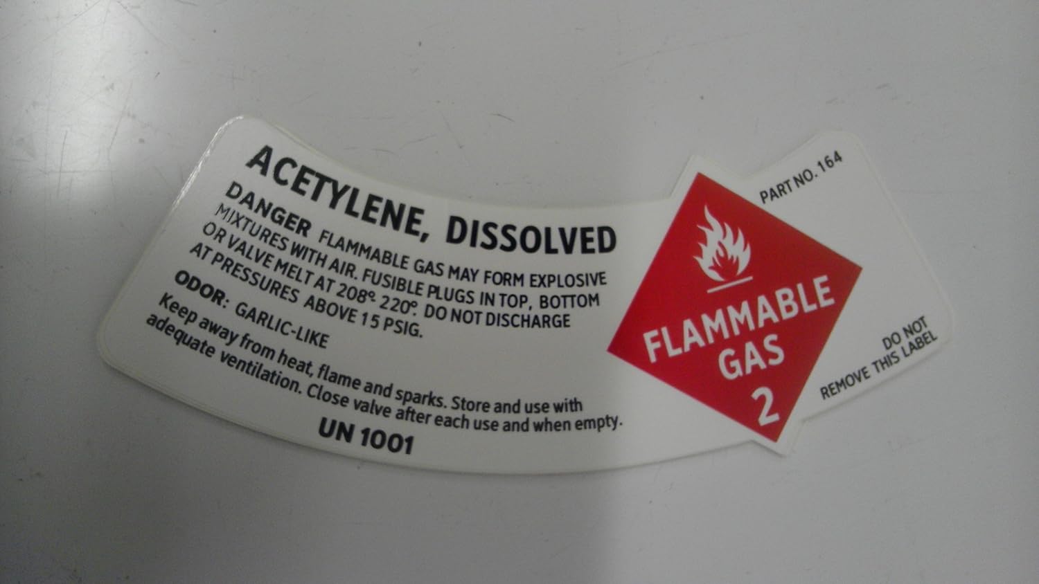 Amazon Com Chemical Label Flammable Gas 2 Acetylene Black Red White Vinyl 2 1 4 X6 Pk10 Office Products
