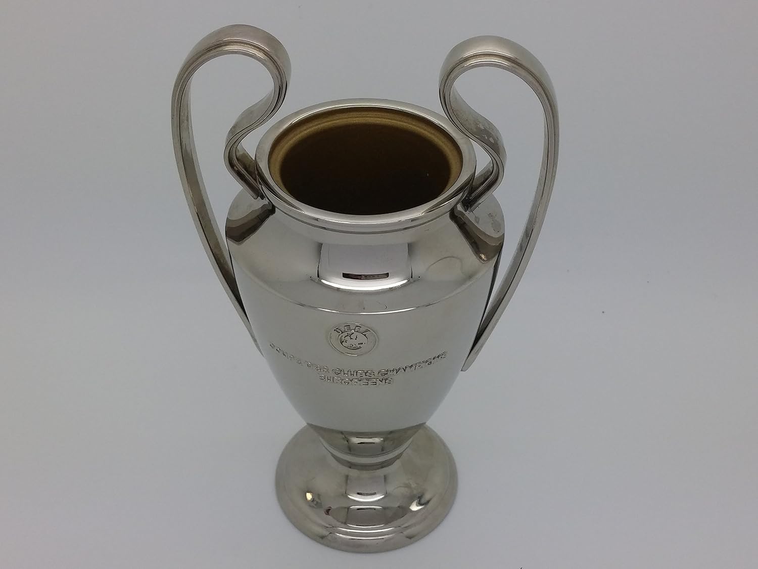 Uefa Champions League Trophie 100 Mm Unisex Erwachsene Metall 100 Mm Amazon De Sport Freizeit
