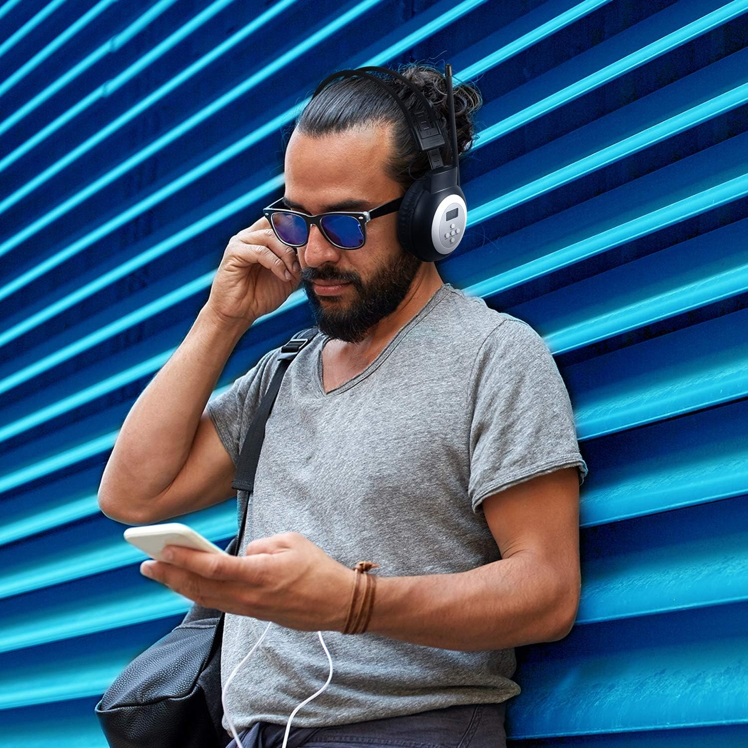 Moukey MHr1 Walkman Headphone Radio, Portable FM Stereo Headset Radio Operated by 2AA Battery, Automatic-up Search Radio Station, Hearing Protector Earmuff: Home Audio & Theater