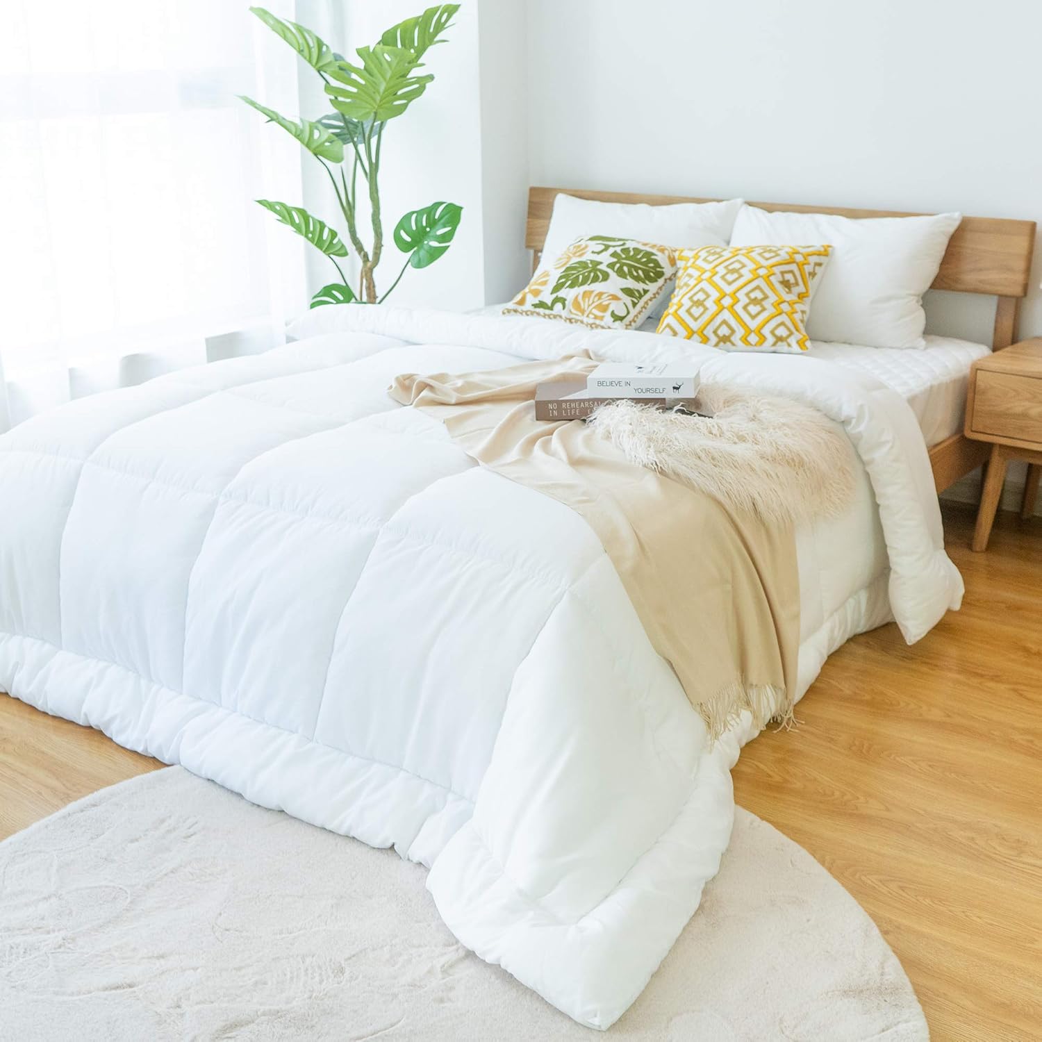 CHOSHOME White Queen Down Alternative Comforter Quilted Bed Comforter for All Season, Soft Warmth Hypoallergenic Polyester Microfiber Fill Bedding