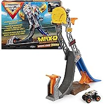 Monster Jam, Megalodon Loop of Doom Stunt Playset with Exclusive 1