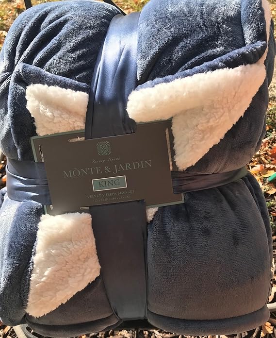 Amazon.com: Monte and Jardin Velvet Sherpa King Light Blue ...