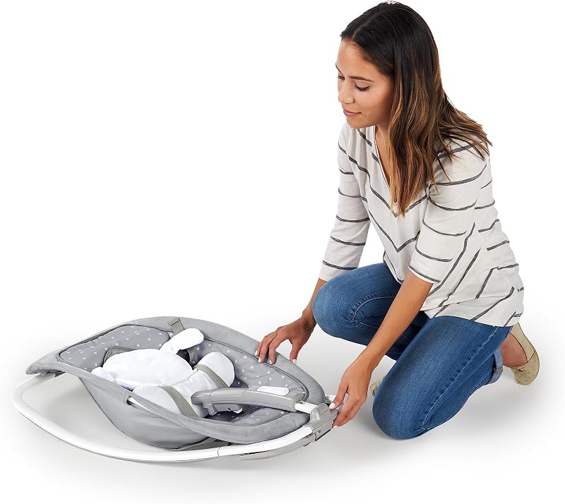 , Hamaca Mecedora para Bebés hasta 18 kg, Cuddle Lamb con vibraciones, arco de juego con 2 peluches, 12 melodías, 4 sonidos de naturaleza, volumen regulable, ergonómico.