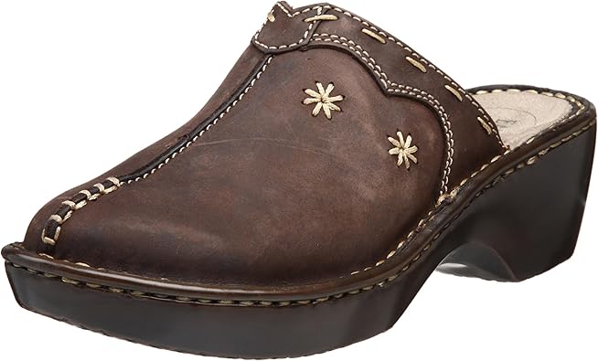 eastland women's clogs
