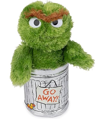 Amazon.com: Sesame Street Oscar The Grouch Figure 2.5 Inches