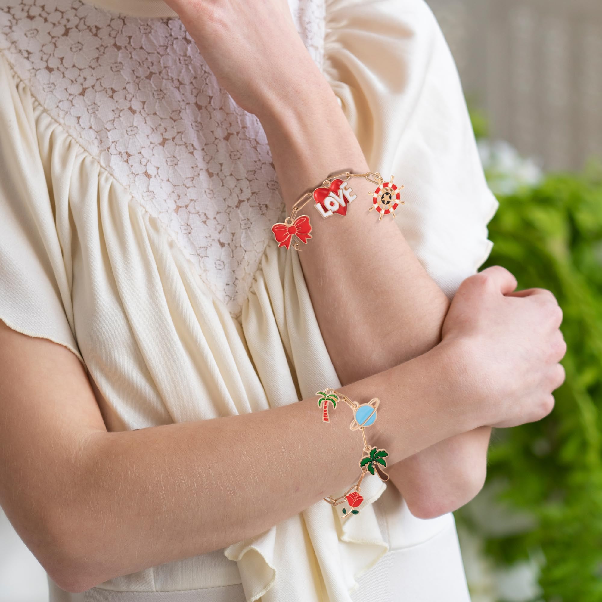 HUISUYTON 10 PCS Charm Bracelet Chain, 18K Gold Charm Bracelet Kit, 6.3Inch Paperclip Chain Bracelets, Chain Bracelet for Jewelry Making, Adjustable Jewelry Charm for Crafting and Gifting