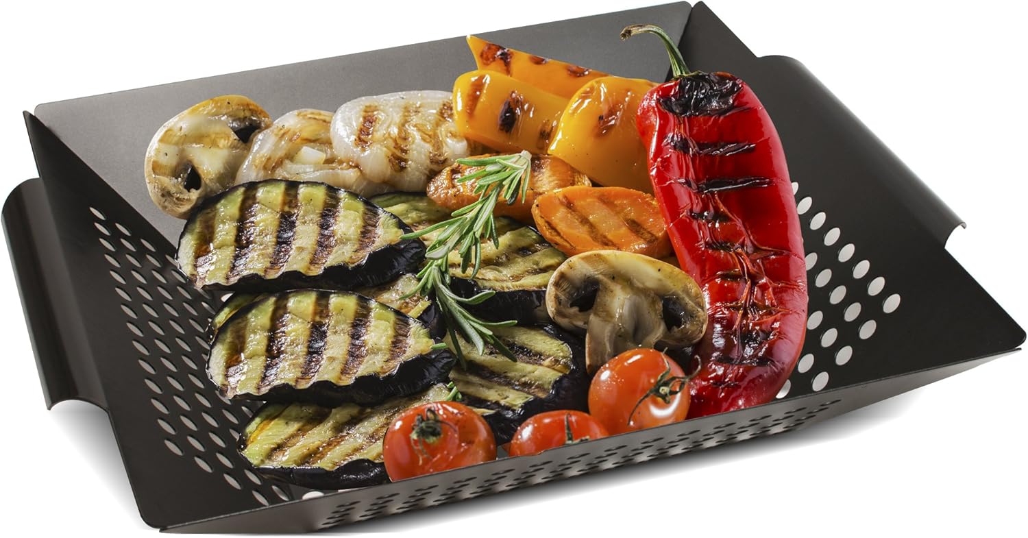 Zobel Grillkorb - Eisen Gemüsekorb für perfekt gebräuntes Gemüse, Fleisch und Fisch - Universeller, gelöcherter Grillwok geeignet für alle Arten von Grills I Gemüseschale I Gemüsepfanne 36 x 31 x 6 cm