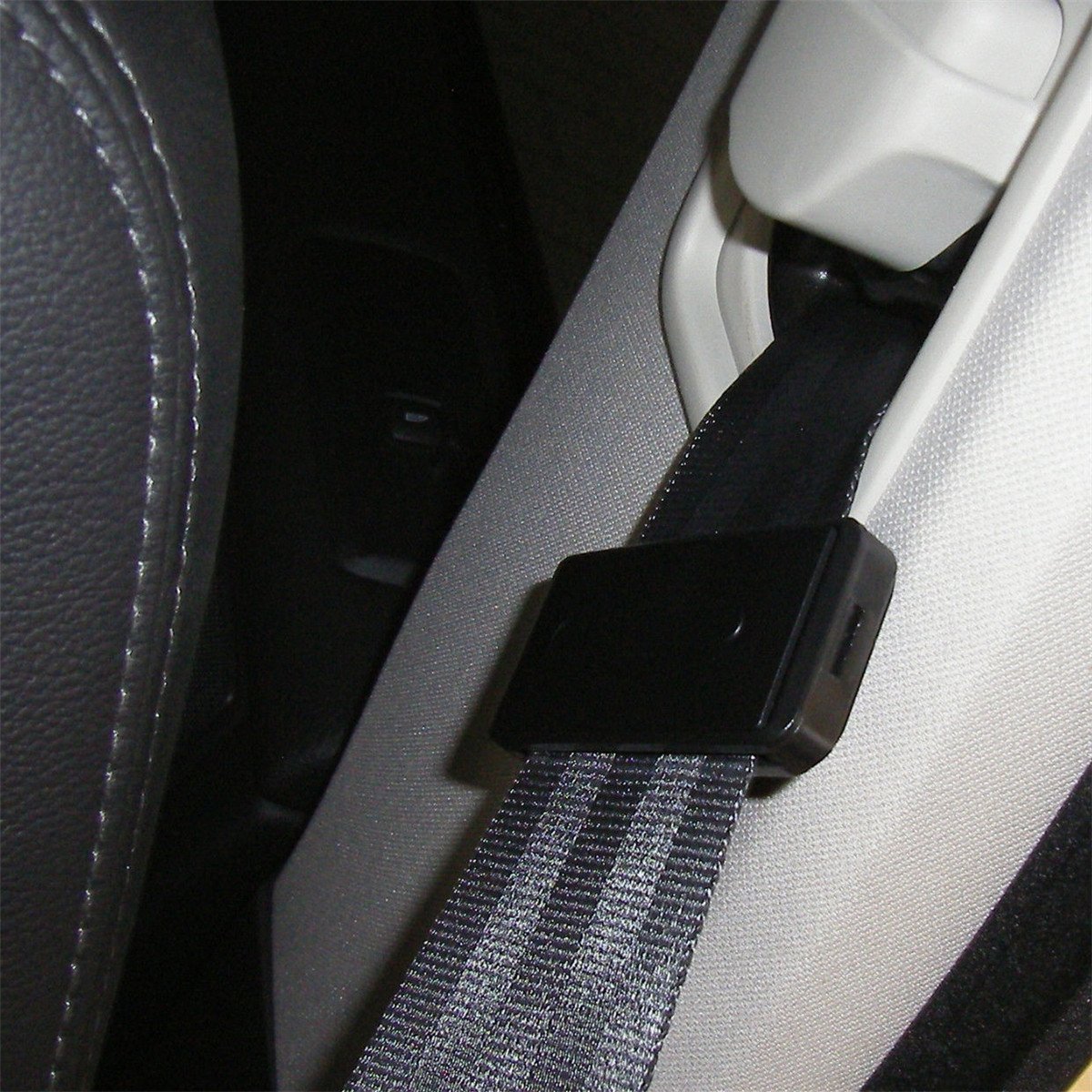 Dwindish Black 2 Pcs Smart Seatbelt Adjuster Clip Buckle Shoulder Relax Neck Comfort Supports