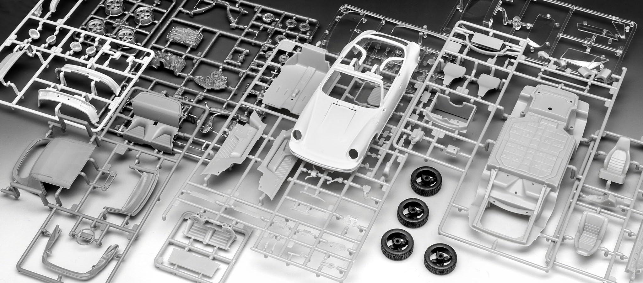 Revell Modellbau, 50 Years of Porsche 911 G-Model, Bausatz, Maßstab 1:24, 115 Teile, Bastelset ab 10 Jahren, Detailgetreues Modell, Automobil, Authentische Nachbildung 5
