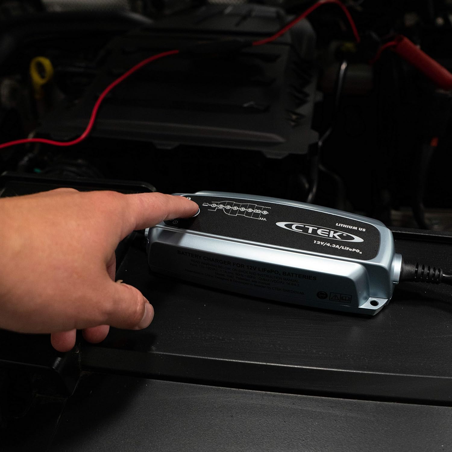 CTEK (56-926) Lithium US 12 Volt Fully Automatic Lithium Ion Phosphate Battery Charger: Automotive