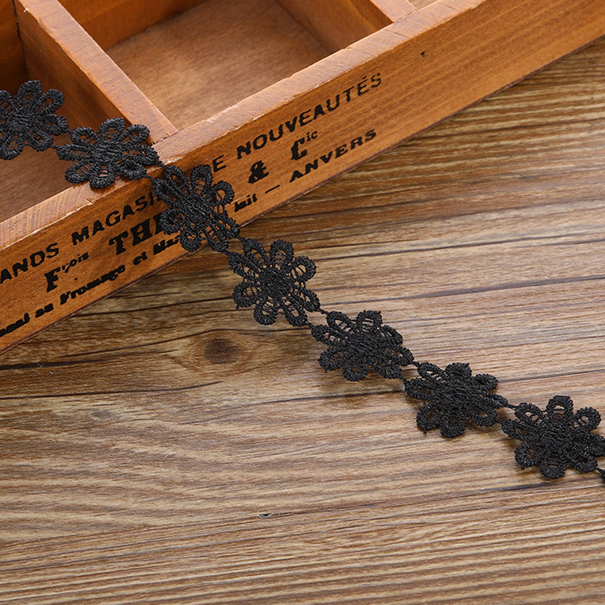 XCSJ 5 Yards 2.5 cm Width Daisy Lace Trim Ribbon Flower Lace Edge Trim Ribbon Daisy Applique Sewing Dressmaking Edging Trimmings for Clothes, Wedding Bridal Dress, DIY Crafts, Party Decor(All Black)