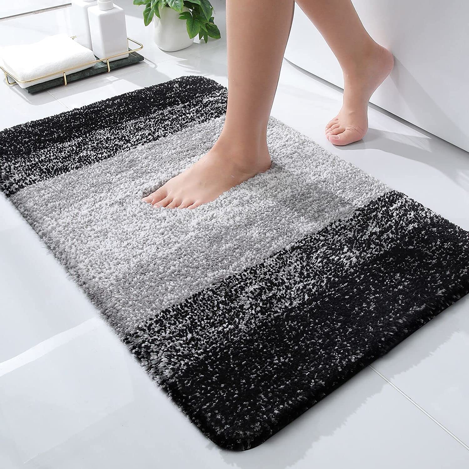 smiry Microfiber Bath Mat, 40 x 60 cm, Non-Slip Super Absorbent Bathroom Mat, Extra Soft Thick Floor Foot Mat, Fluffy Shaggy Bath Mats Rugs for Bathroom, Black