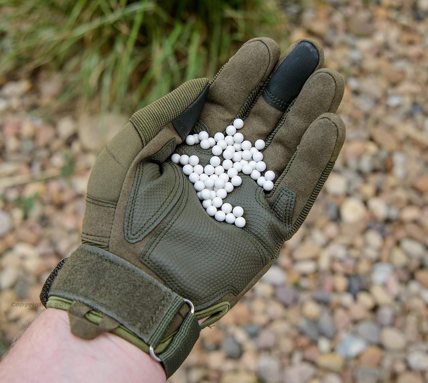 BioShot New Biodegradable Green Tracer Glow in The Dark Airsoft BBS - .30g Super Slick Seamless Competition Match Grade for All 6mm Airsoft Guns and Accessories (4000 Rounds) : Sports & Outdoors
