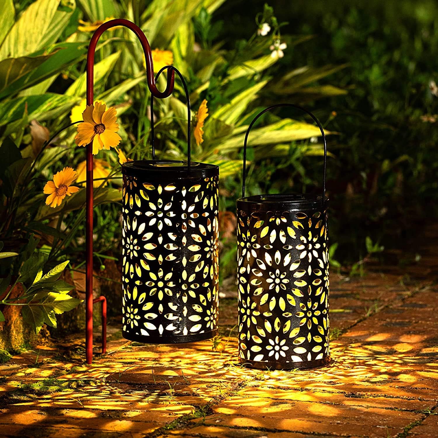 HUAXU Solar Lantern Lights Outdoor,Garden Hanging Lights Metal Leaf Pattern Lights Lamp for Patio,Outside or Table (Petal.): Home Improvement