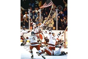SPORTSPHOTOSUSA 1980 USA Olympic Gold Medal Hockey Team Miracle On Ice Unsigned 8x10 Photo