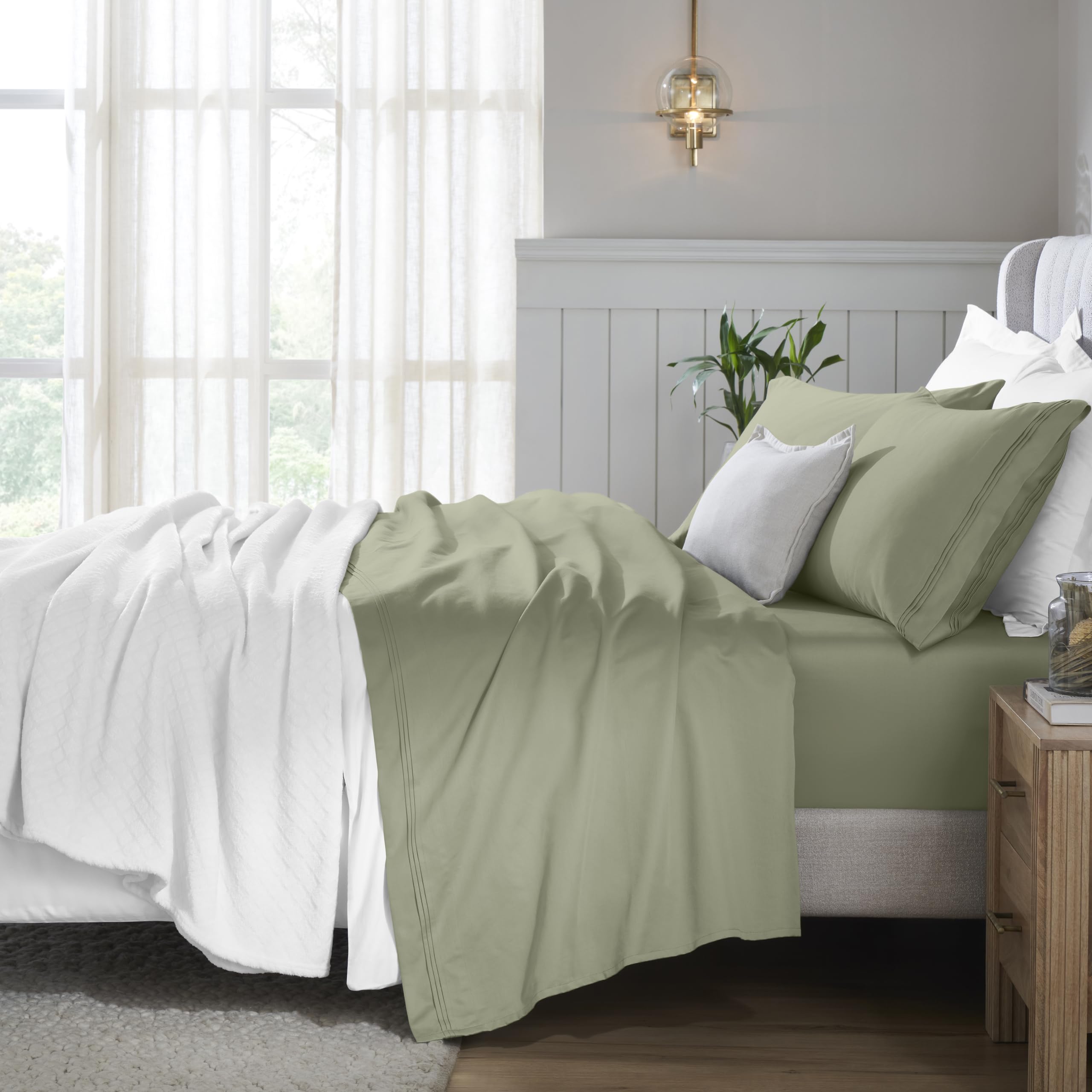 Photo 1 of Superior Egyptian Cotton 4 Piece Sheet Set, 650 Thread Count, Eco-Friendly, Sustainable Sheets, Ultra-Soft Basics, Solid, Deep Pocket Fitted Sheet, Flat Sheet, Pillowcases, Queen, Sage