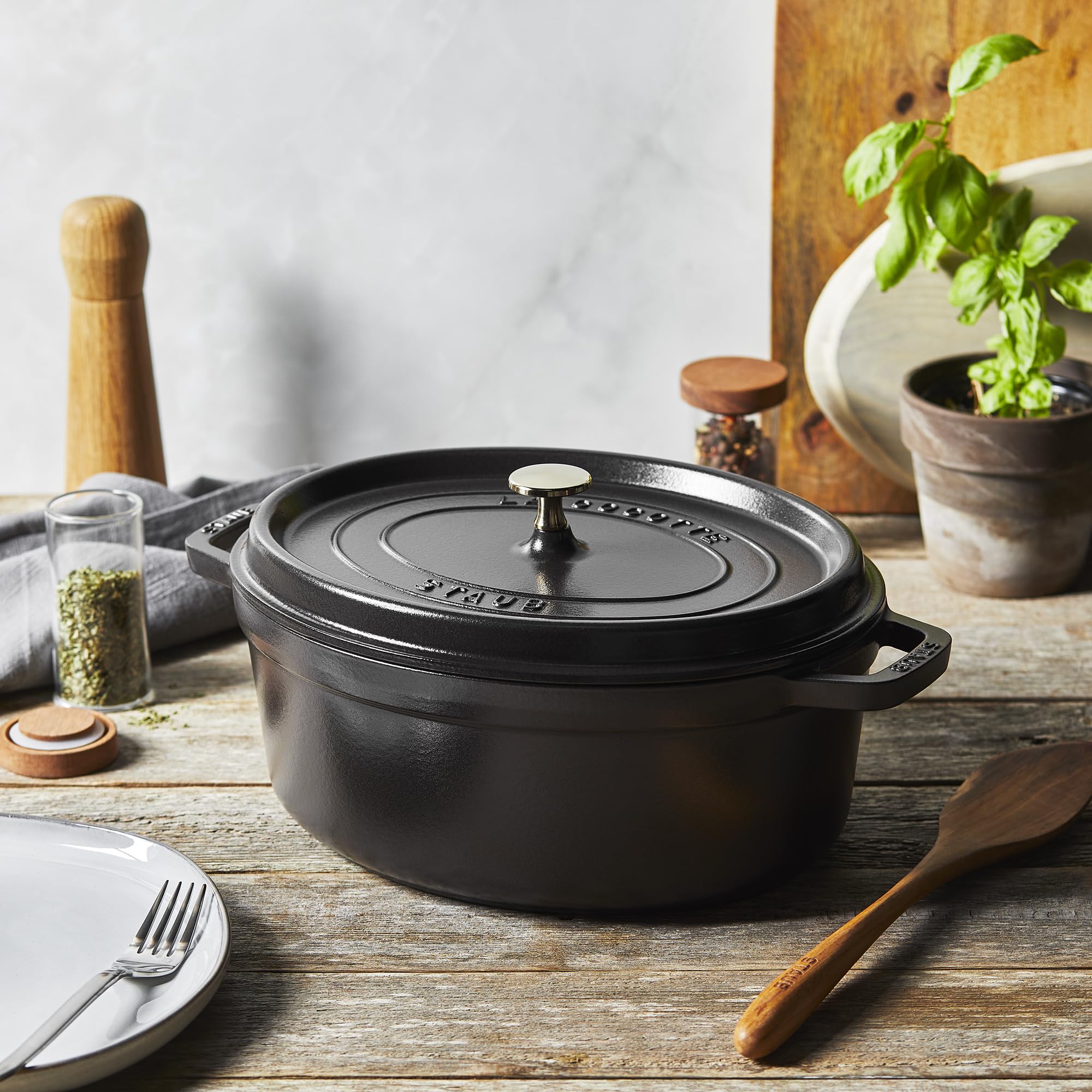STAUB Cocotte, Gusseisen Bräter, Alle Herdarten inkl Induktion, Oval 37 cm, 8 L, Schwarz 7