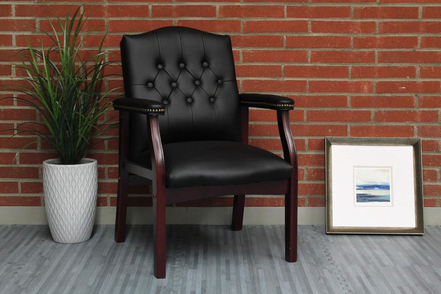 Boss Office Products Ivy League Executive Guest Chair, Black: Furniture & Decor