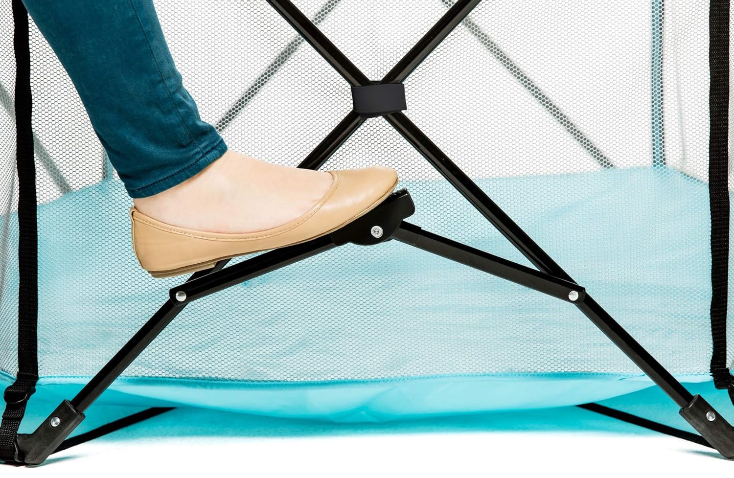 regalo 6 panel play yard