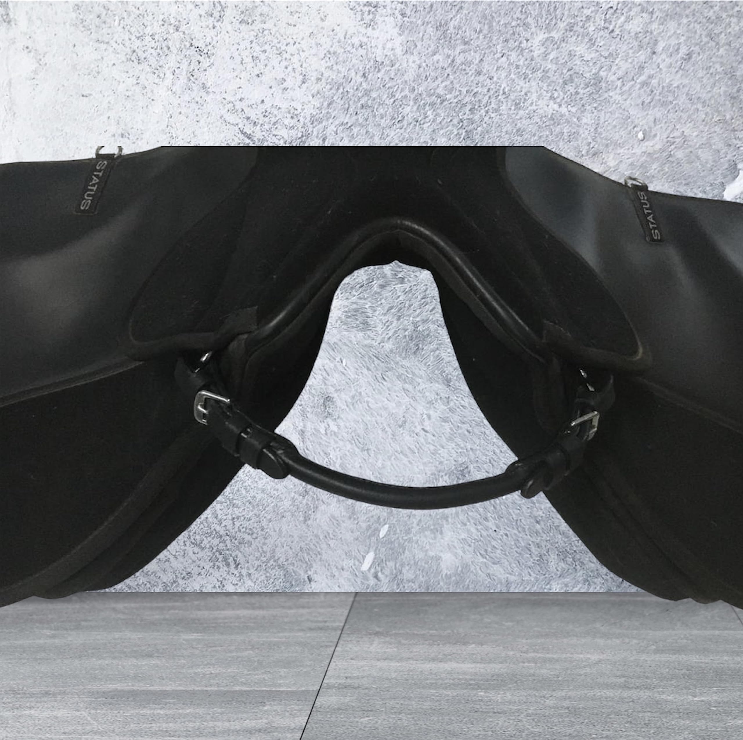 Majestic Ally Pair of Rolled Leather Grab Strap for English Saddles (Black)