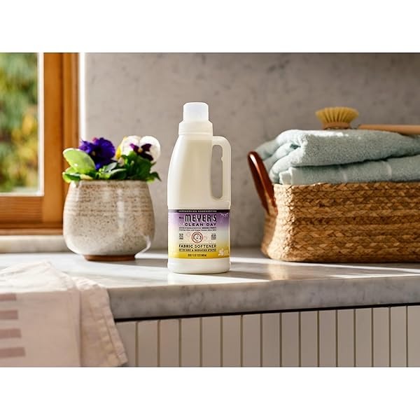 MRS. MEYER’S CLEAN DAY LIQUID FABRIC SOFTENER, INFUSED WITH ESSENTIAL OILS, PARABEN FREE, COMPASSION FLOWER, 32 OZ (32 LOADS)