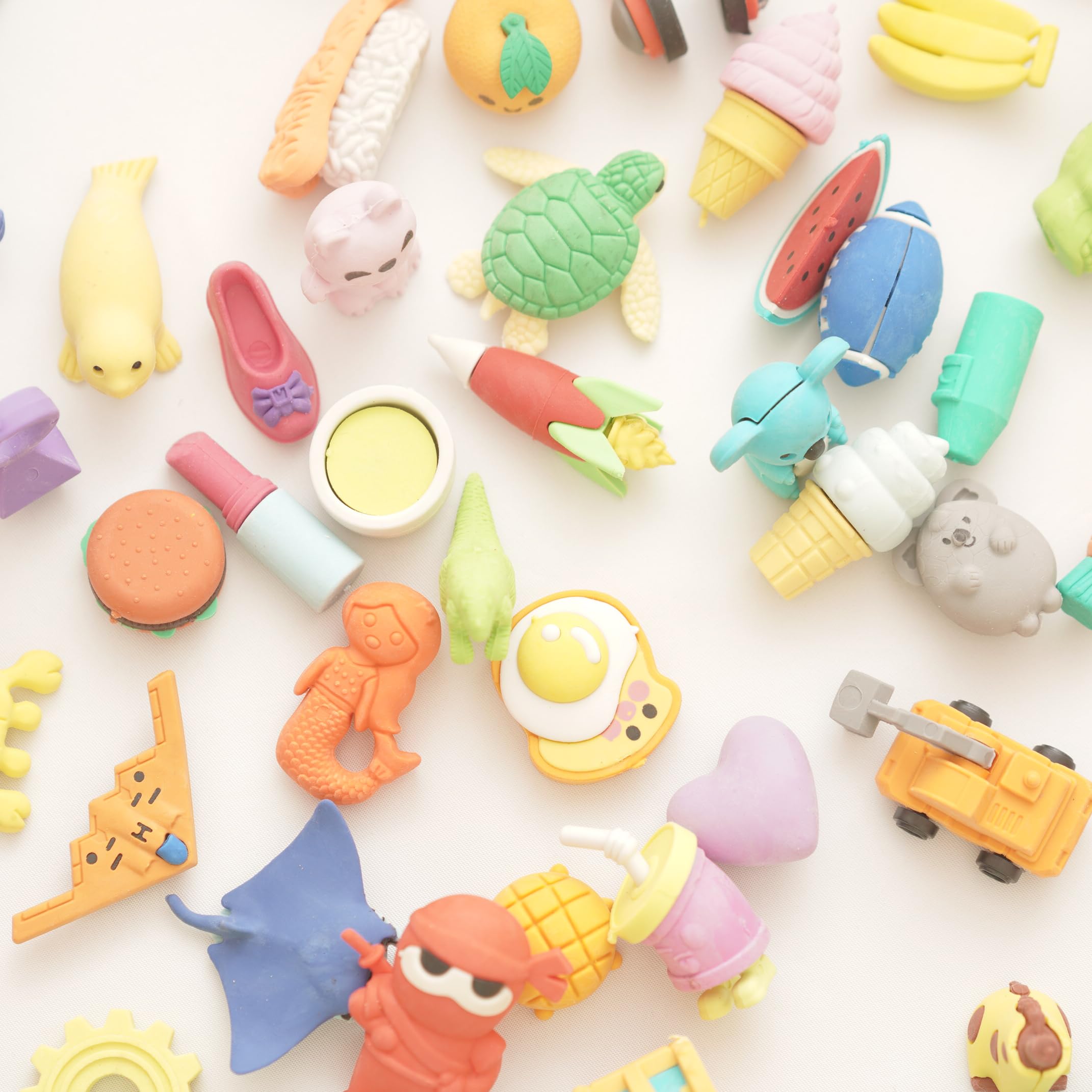100 Pcs Kids Animal Erasers Bulk Desktop Pets, Random 3D Puzzle Erasers Classroom Rewards, Mini Pencil Erasers Kids Party Favors,Game Rewards Back to School Supplies Treasure Box Toys Gifts