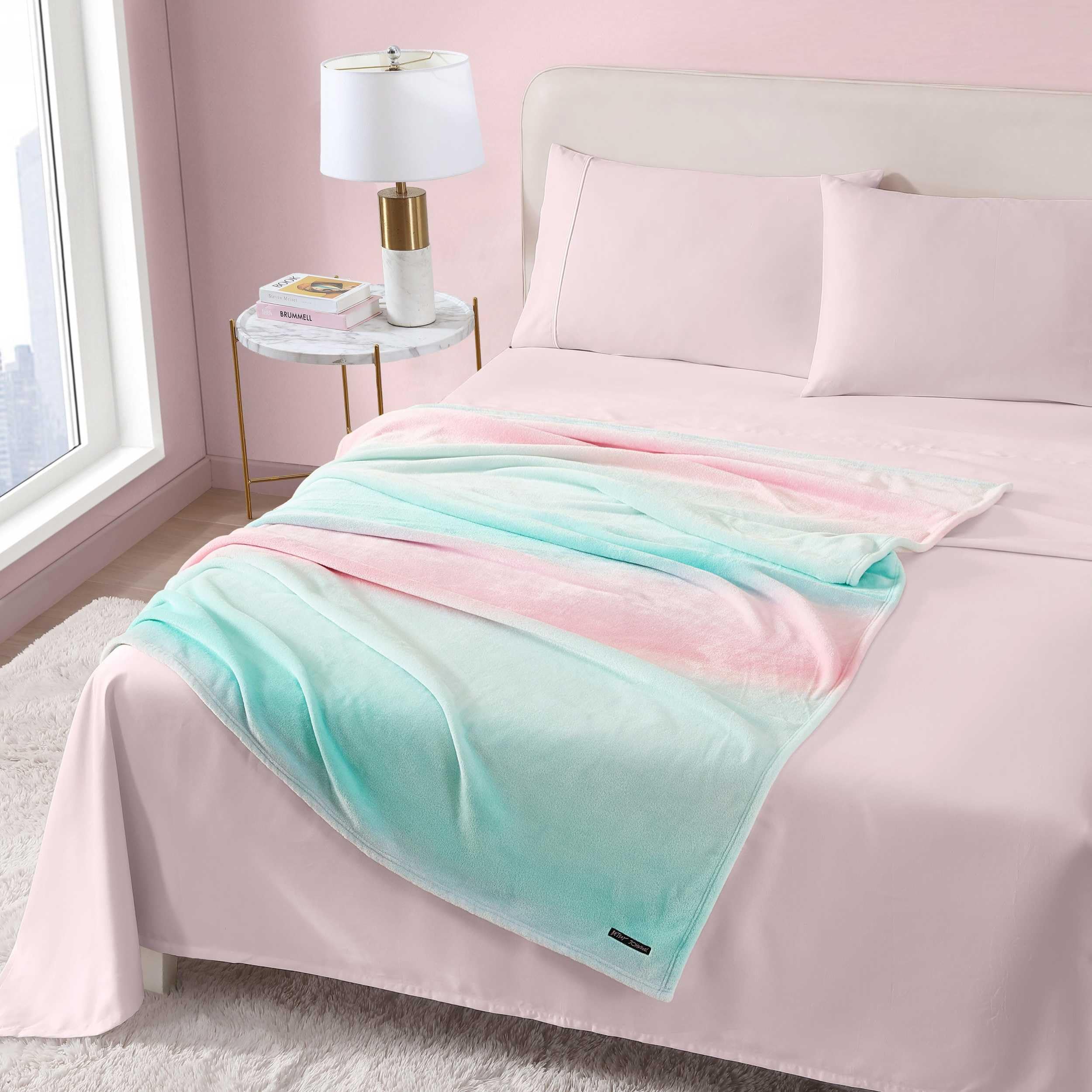 Betsey Johnson - Blanket, Buttery-Soft Throw Blanket for Couch or Bed, Boldly Plush & Oversized Bedding (Ombre Blue, 50" x 70") Image