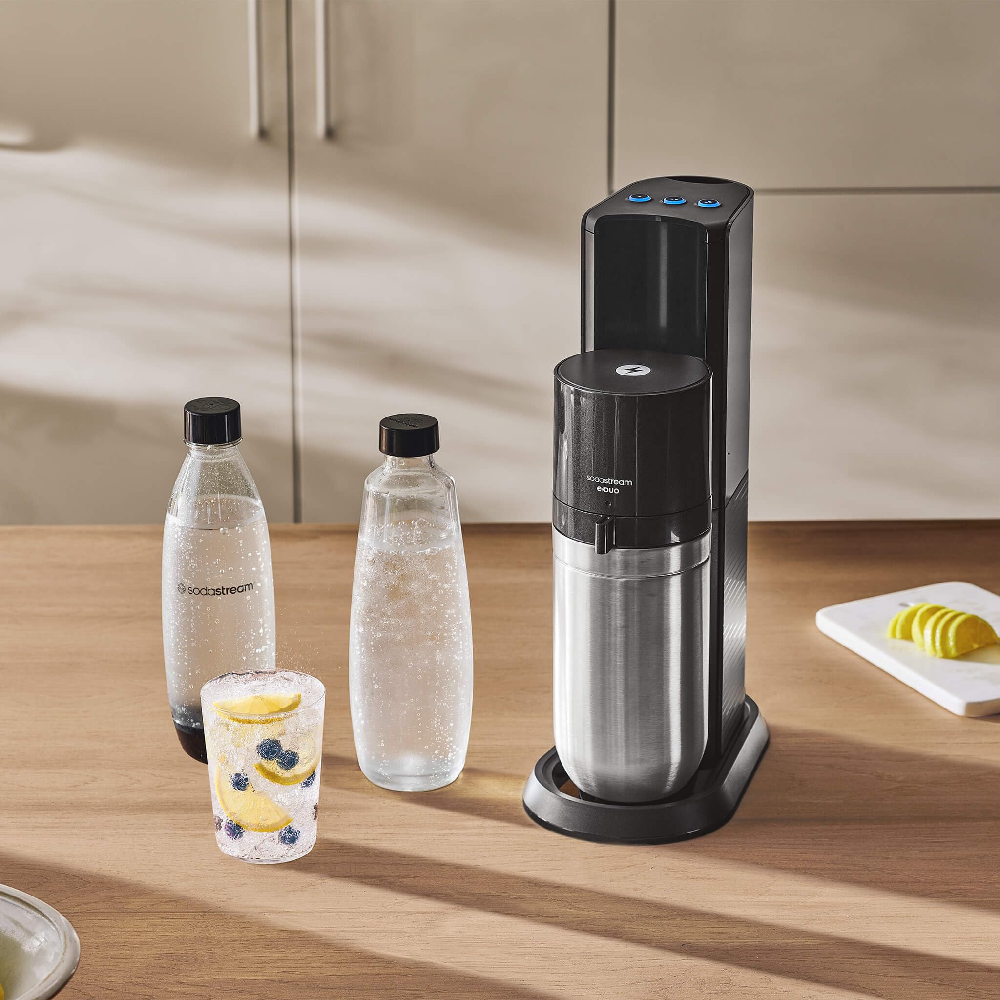 SodaStream E-Duo Sparkling Water Maker (Black) with 60L CO2, 1 BPA- Free Carbonating Bottle and (1)1L Glass Bottle