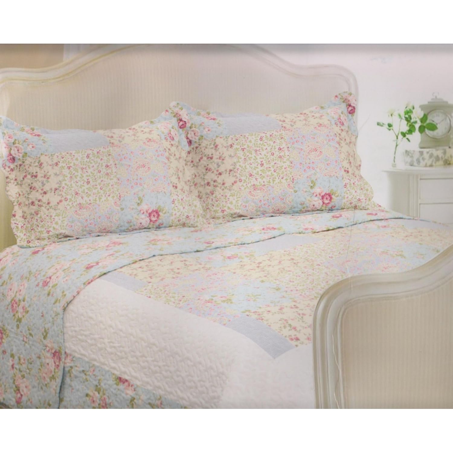 Vintage Country Cottage Style Floral Patchwork Quilted Bedspread