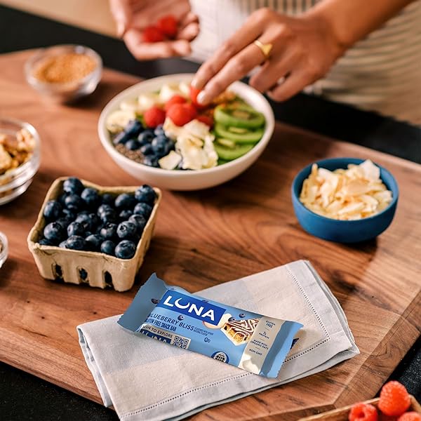 LUNA BAR – VARIETY PACK – 6 FLAVORS – GLUTEN FREE SNACK BARS – NON-GMO – PROTEIN BARS – MADE WITH ORGANIC OATS (12 PACK)