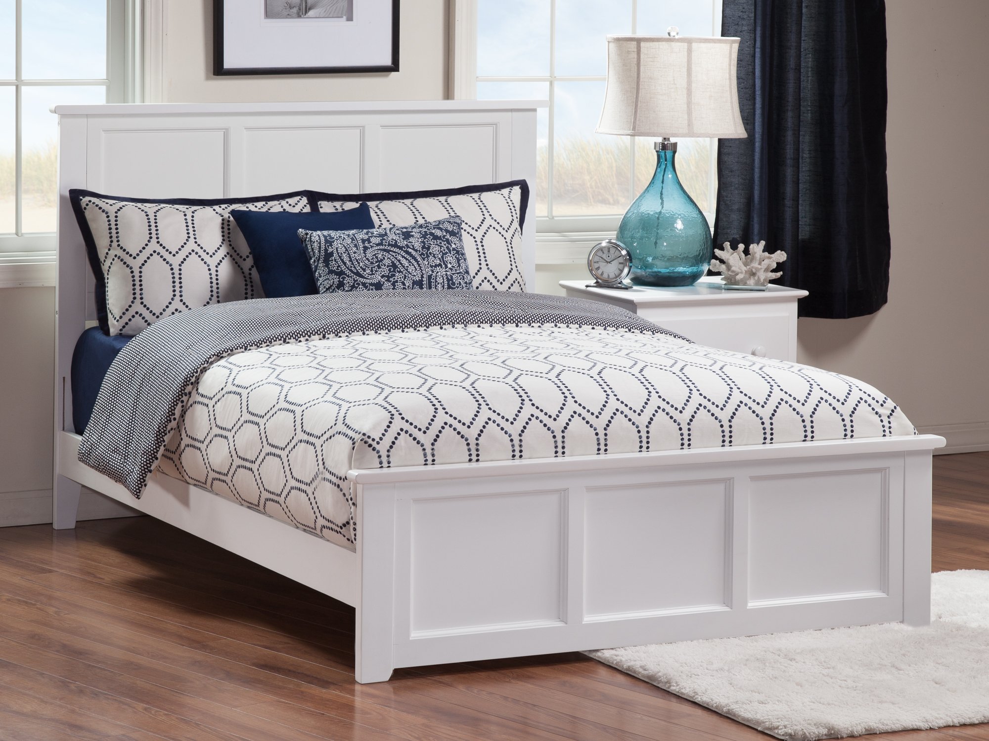 Atlantic Furniture AR8636032 Madison Traditional Bed with Matching Foot Board, Full, White, SIMILAR TO LOT PHOTO