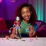 Monster High Jinafire Long Doll with Pet Cloudy Yun Yun view 2