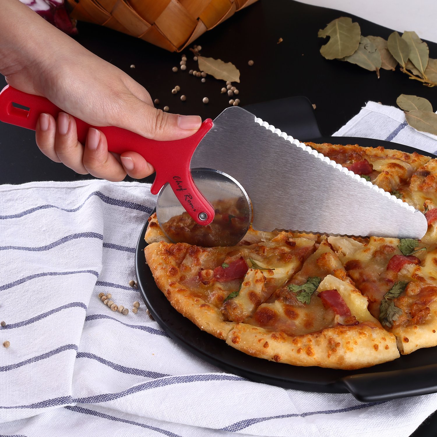Última cortador de Pizza – Garantía de reemplazo de por vida – Innovador 3 en 1 cortador de Pizza, para uso en piedra para pizza, pan o tabla de cortar – Super Sharp hoja de acero inoxidable cuchillo de – fuerte como cualquier