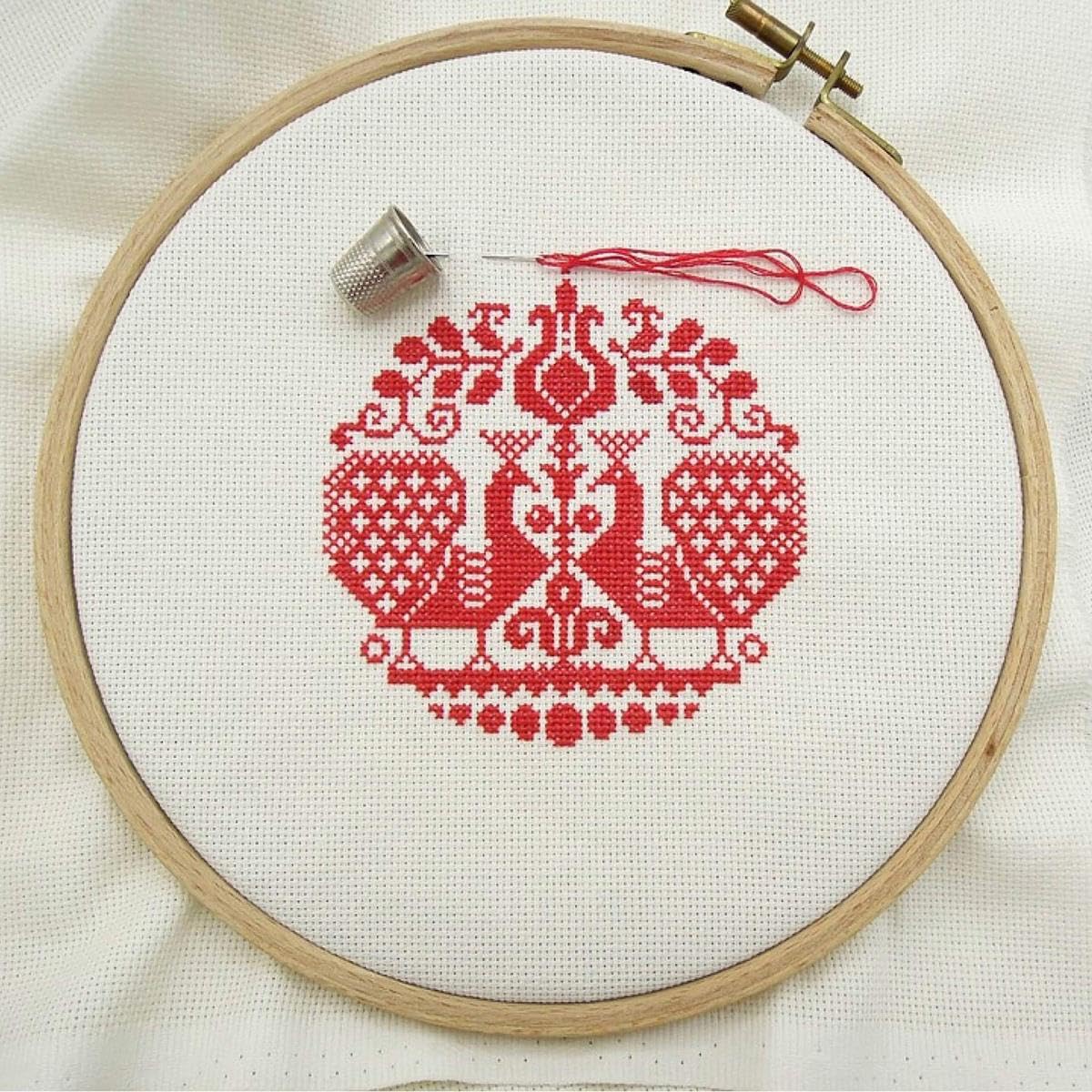Essentials By Leisure Arts Aida Cloth, 11 Count, Cream Cross Stitch Fabric, Embroidery Fabric, Cross Stitch Supplies for Crafting, Stitching, and Sewing Projects 30X36