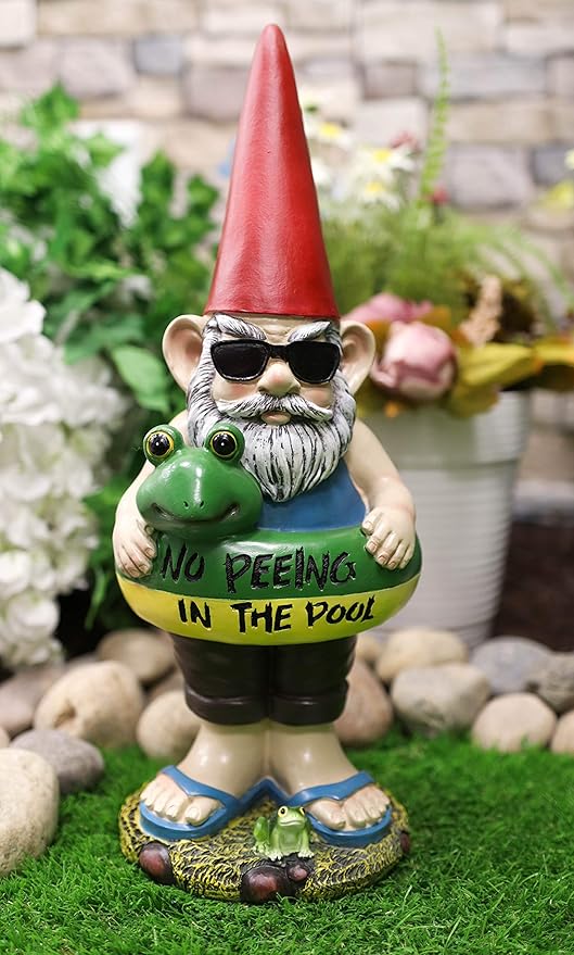 Ebros Gartenzwerg Mit Schattierungen Und Schwimmender Statue Sandalen Ruhestand Urlaub Zwerg Am Pool Baywatch Strand Kuste Dekoration Skulptur Amazon De Garten