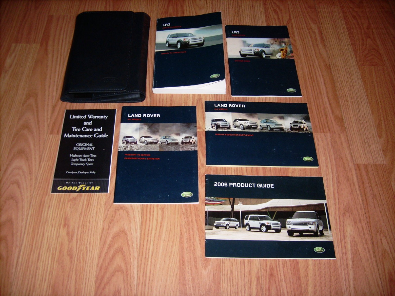 2006 Land Rover LR3 Owners Manual with Nav. Manual Paperback – 2006