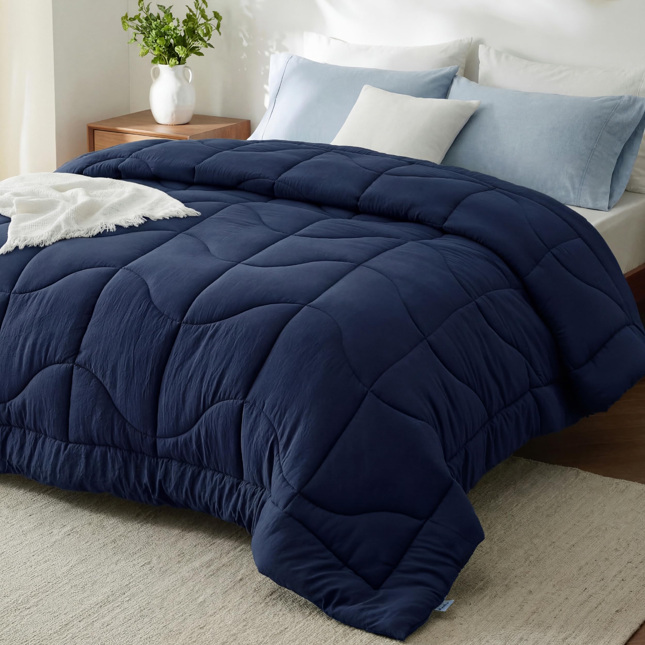 Bedsure Queen Comforter - Comforters Queen Size for All Season, Ultra-Soft Quilted Down Alternative Comforter & Prewashed Duvet Insert, Blanket for Bed with 4 Tabs, Machine Washabl, Navy, 88x88 in Image