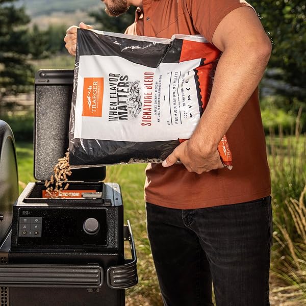 TRAEGER GRILLS SIGNATURE BLEND 100% ALL-NATURAL WOOD PELLETS FOR SMOKERS AND PELLET GRILLS, BBQ, BAKE, ROAST, 18 LB. BAG