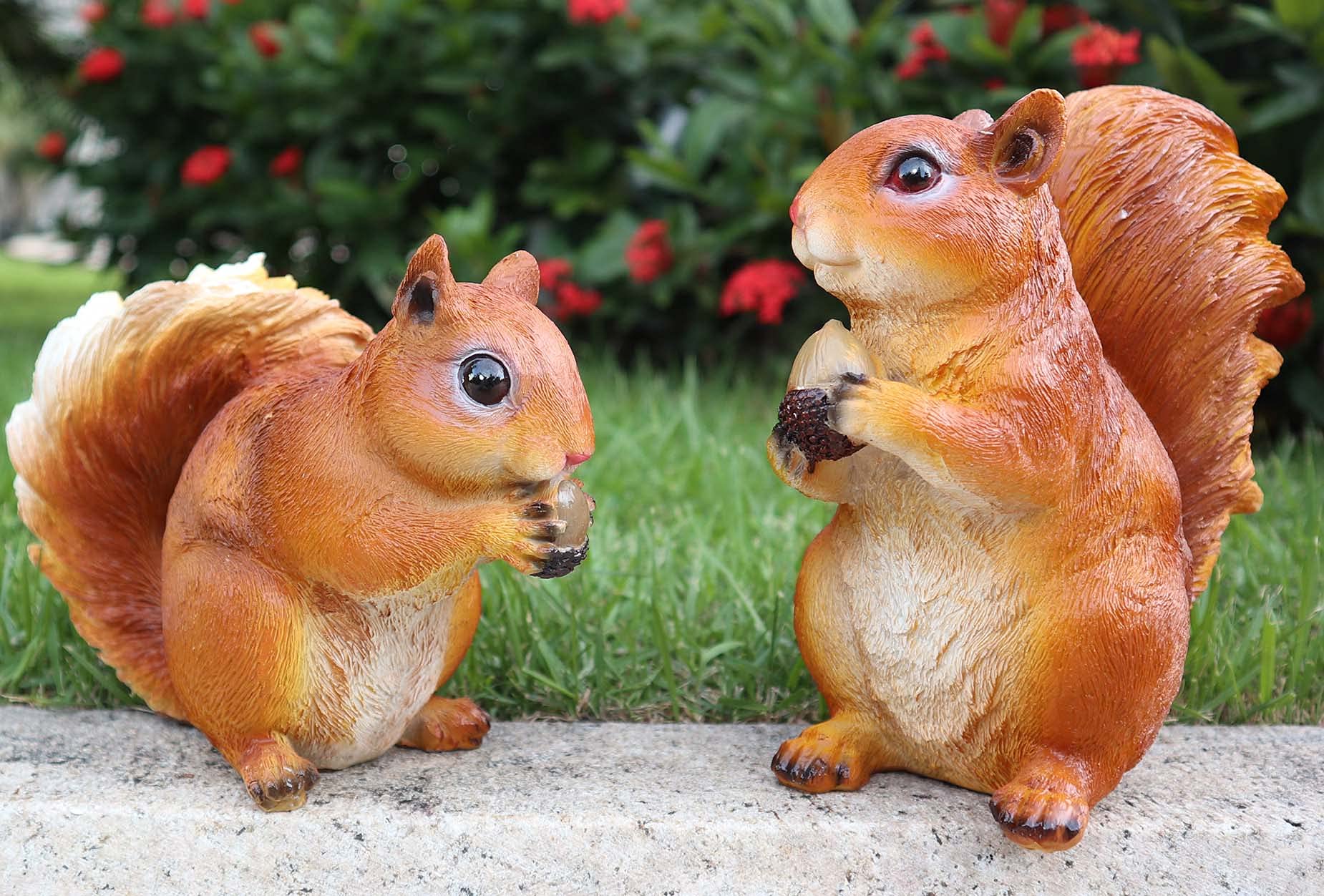 EurHouse Squirrel Garden Ornament Statue Outdoor Animal Sculpture Figurine Home Lawn Indoor Decoration Resin