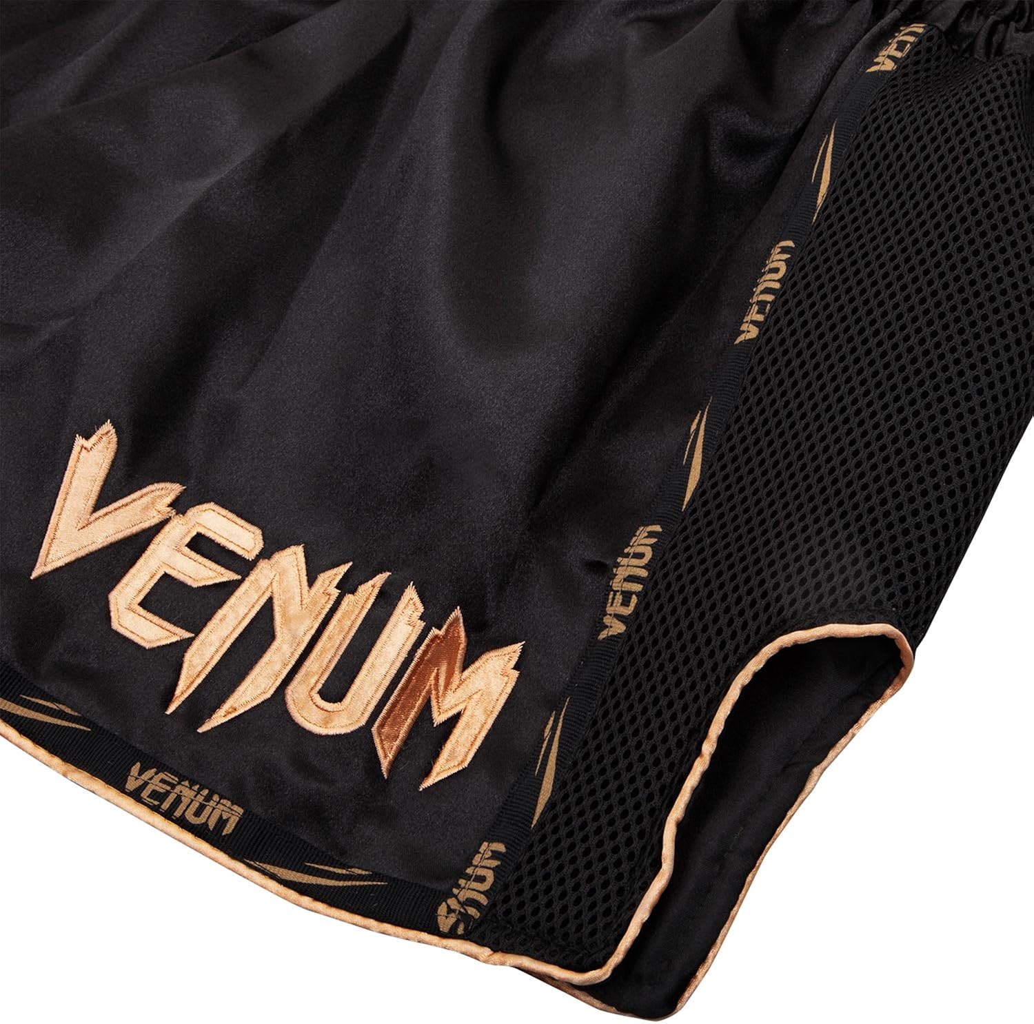 Venum Giant Muay Thai Shorts : Clothing