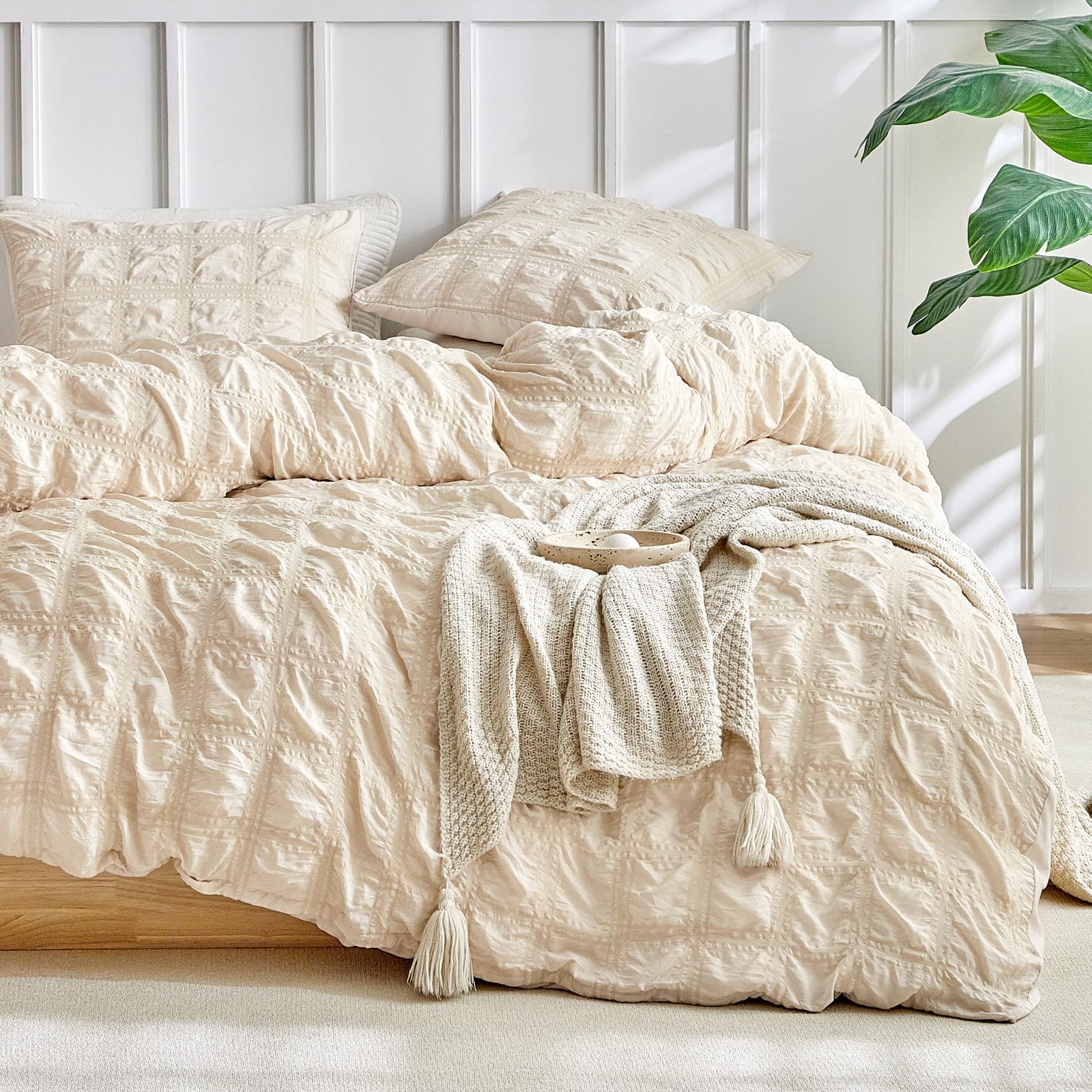 Photo 1 of WARMDERN Seersucker Duvet Cover Set King Size, Grid Pattern Textured Beige Duvet Cover, 3pcs Soft Breathable Microfiber Bedding Duvet Cover Set with Zipper Closure & Corner Ties(Beige, King, 104x90)