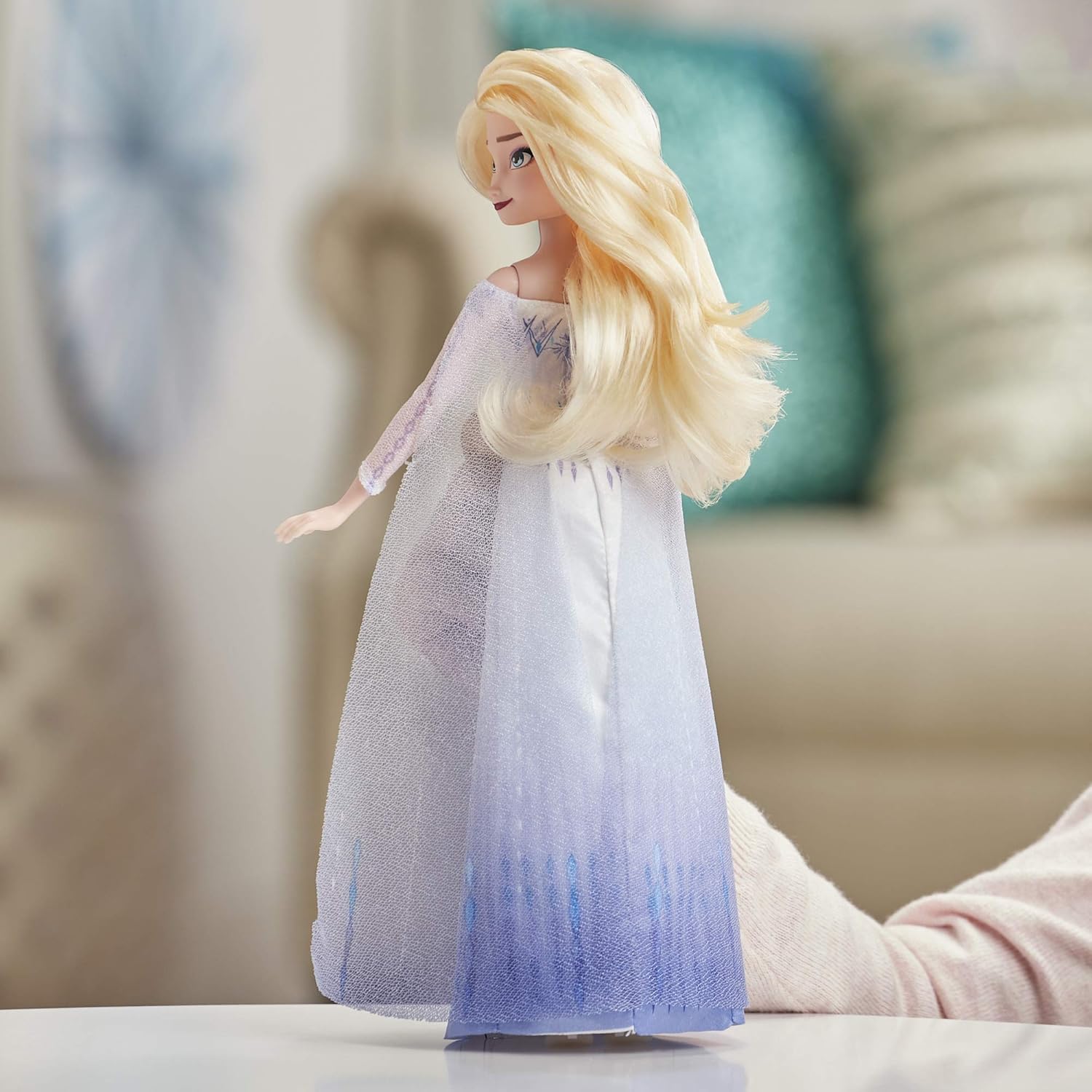 hasbro elsa singing doll
