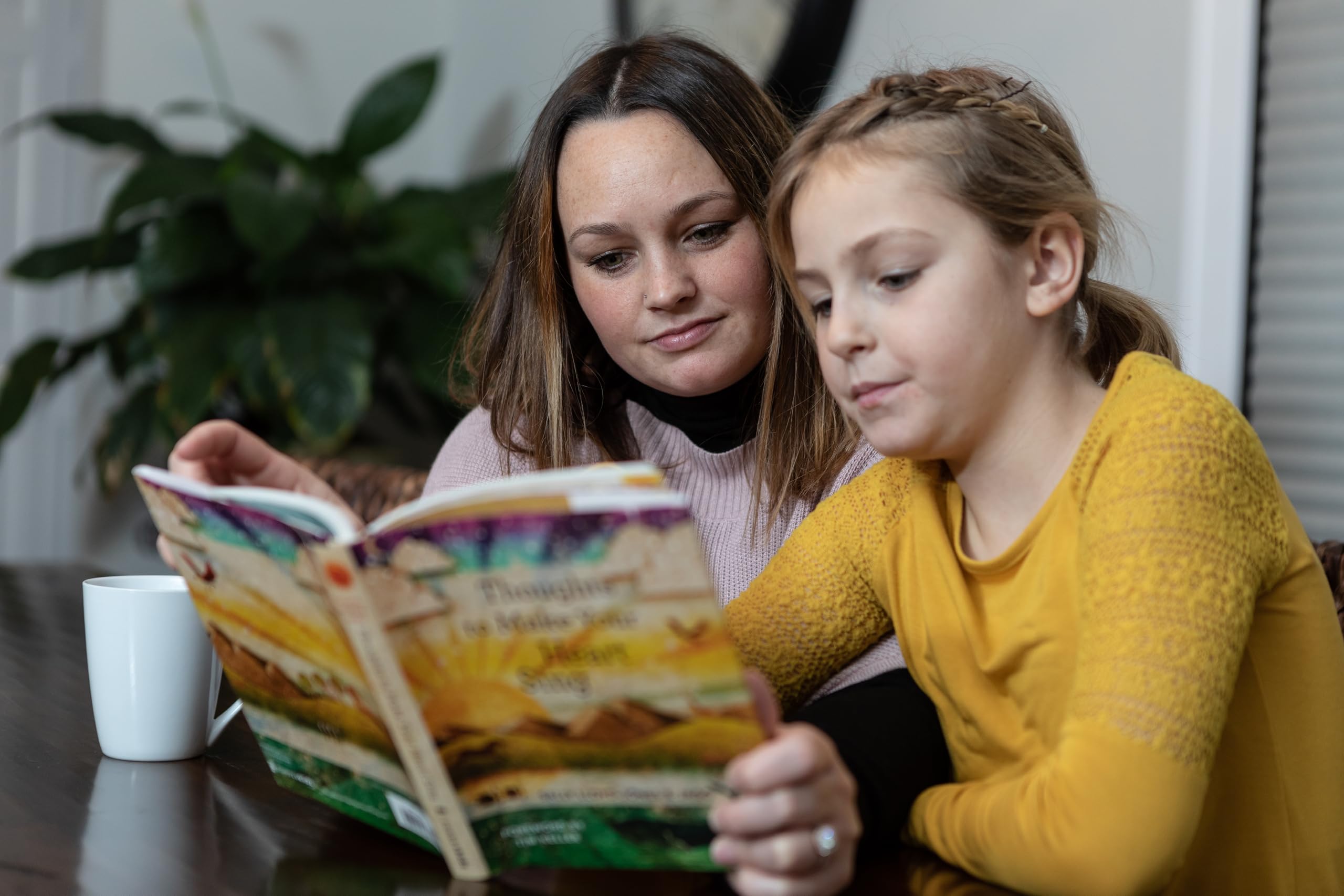 Thoughts to Make Your Heart Sing: 101 Devotions about God’s Great Love for You (The Story of God’s Great Love)